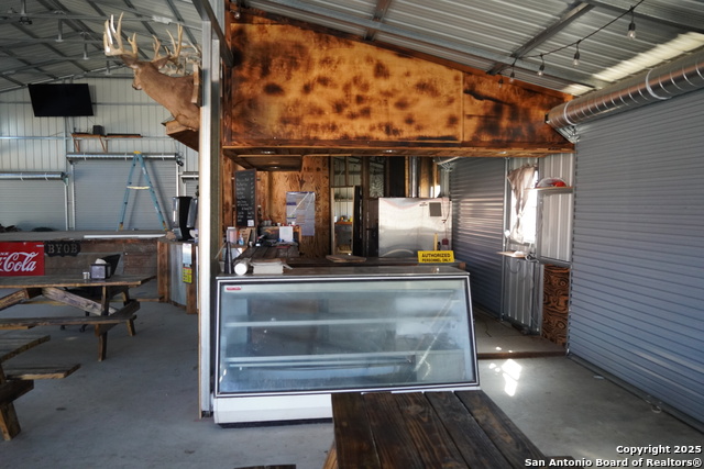 Listing photo id 4 for 203 Kerr  