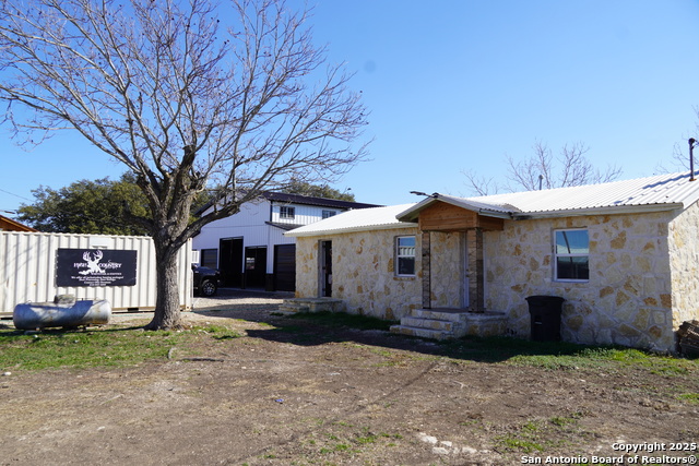 Listing photo id 7 for 203 Kerr  