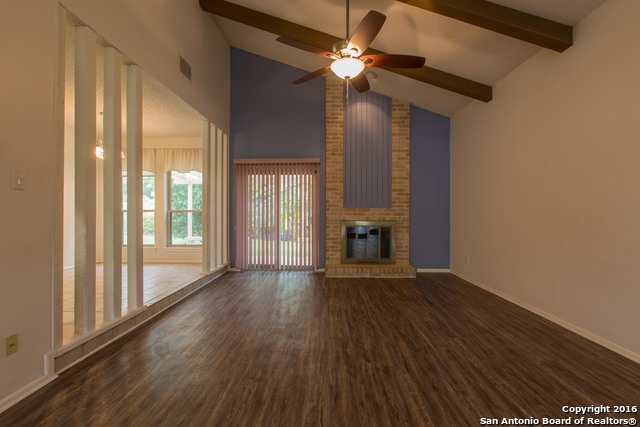 Listing photo id 1 for 9218 Woodheather