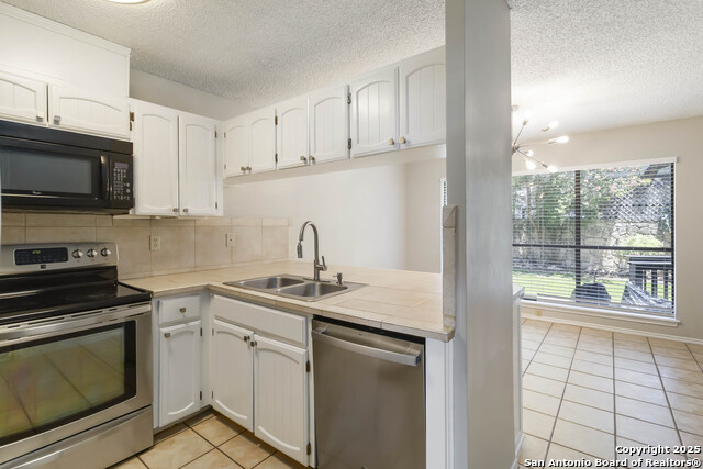 Listing photo id 9 for 137 Saddle Club Cir