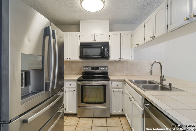 Listing photo id 10 for 137 Saddle Club Cir
