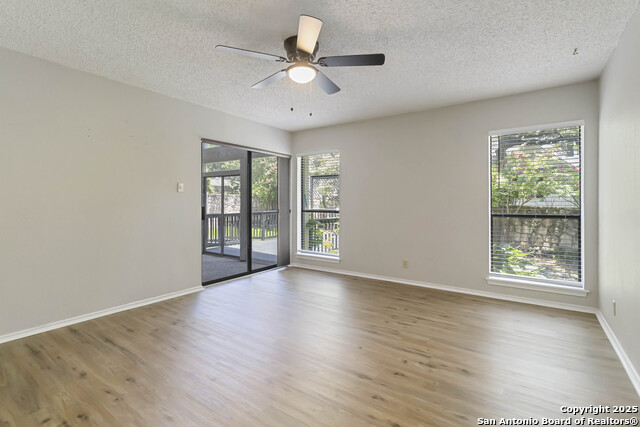 Listing photo id 16 for 137 Saddle Club Cir