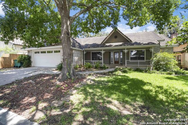 Listing photo id 0 for 137 Saddle Club Cir