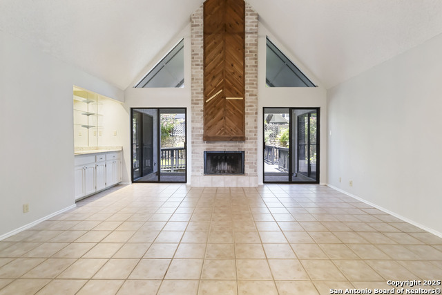 Listing photo id 3 for 137 Saddle Club Cir