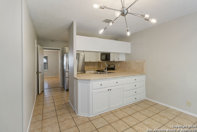 Listing photo id 6 for 137 Saddle Club Cir