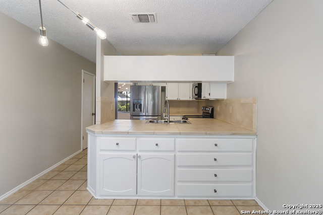 Listing photo id 7 for 137 Saddle Club Cir