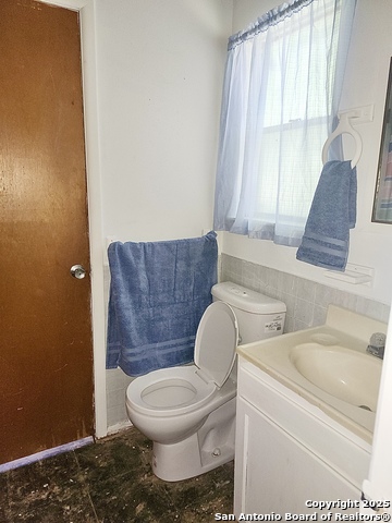Image 19 of 20 For 2119 Chesterhill