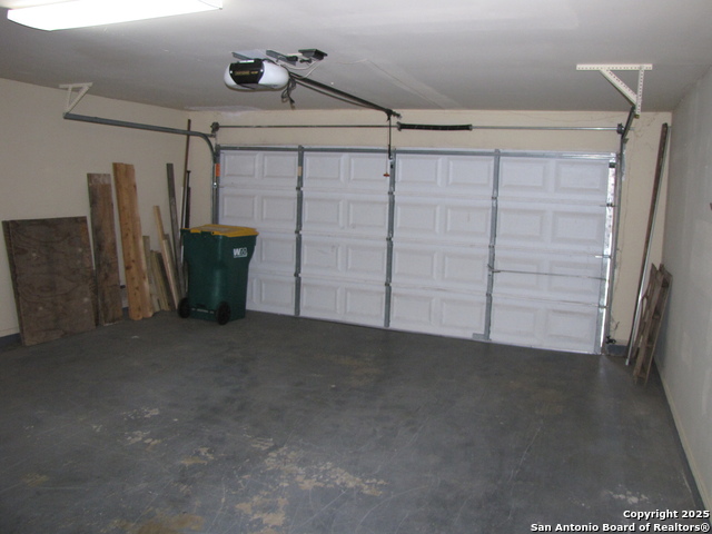 Image 17 of 18 For 206 Clear Oak