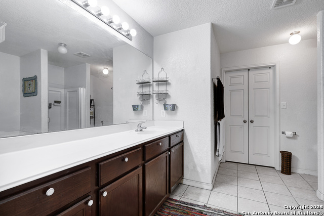 Listing photo id 11 for 6626 Luckey Tree