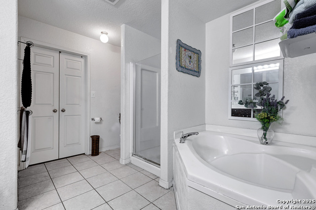 Listing photo id 12 for 6626 Luckey Tree