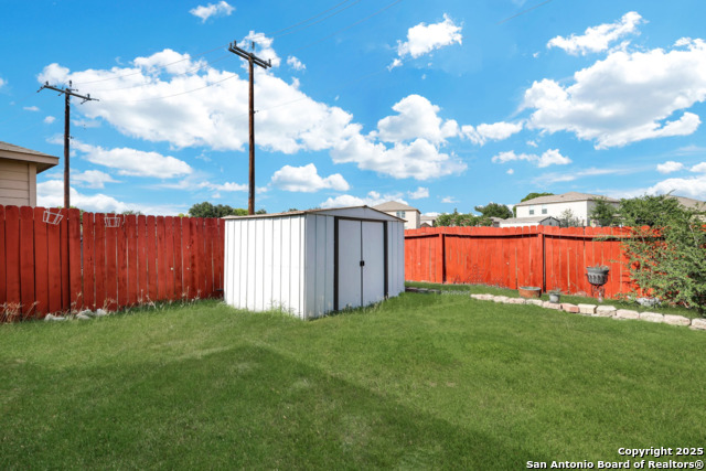 Listing photo id 18 for 6626 Luckey Tree