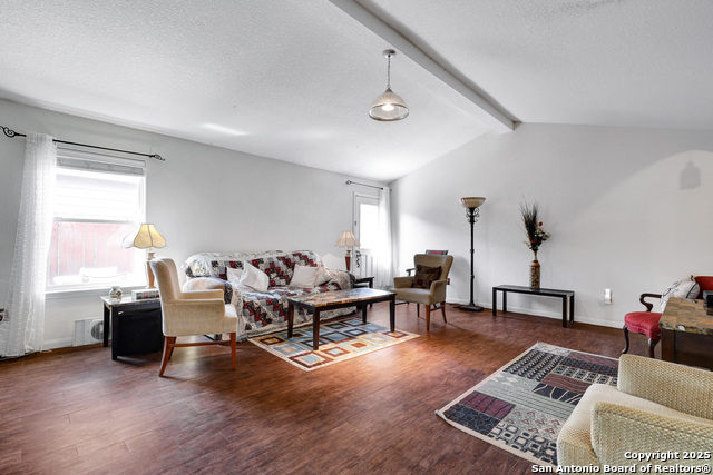 Listing photo id 1 for 6626 Luckey Tree