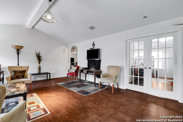 Listing photo id 2 for 6626 Luckey Tree