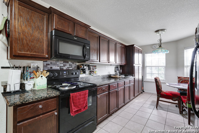 Listing photo id 6 for 6626 Luckey Tree
