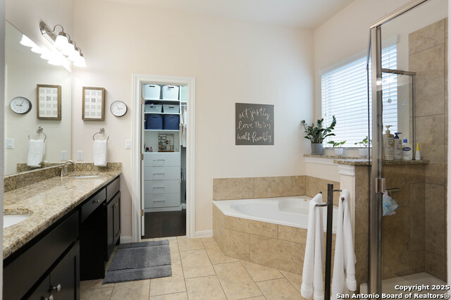 Image 18 of 31 For 25618 Nabby Cove