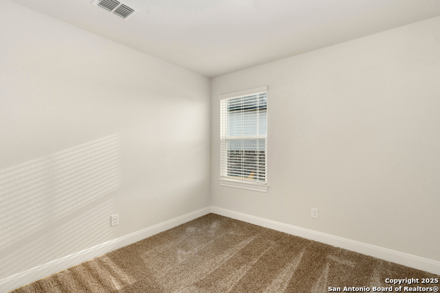 Listing photo id 11 for 6509 Titan Park