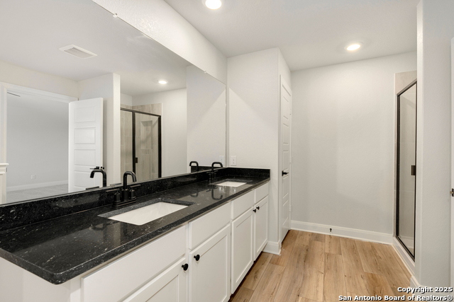 Listing photo id 7 for 6509 Titan Park