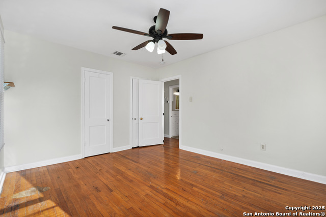 Listing photo id 10 for 2025 W Hermosa