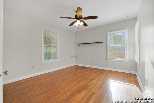 Listing photo id 12 for 2025 W Hermosa