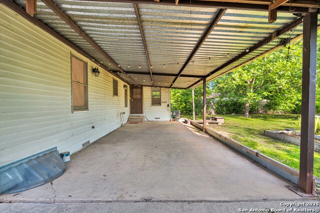 Listing photo id 13 for 2025 W Hermosa