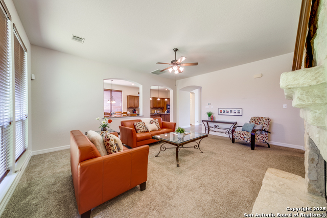 Image 10 of 37 For 139 Sable Heights