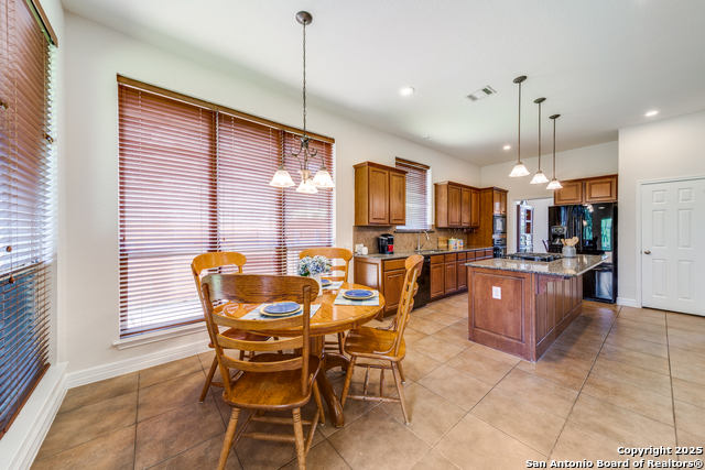 Image 15 of 37 For 139 Sable Heights