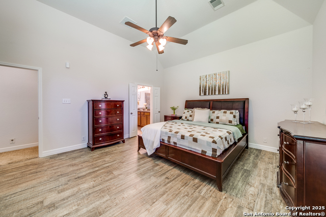 Image 18 of 37 For 139 Sable Heights