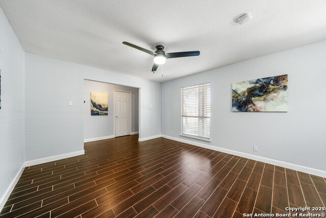 Image 11 of 24 For 13706 Sunny Glen