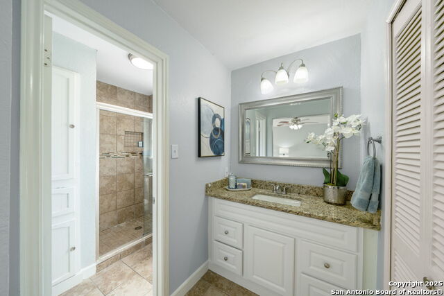 Image 16 of 24 For 13706 Sunny Glen