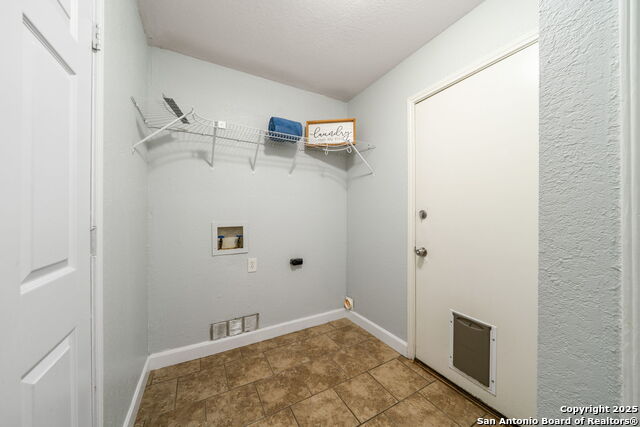 Image 20 of 24 For 13706 Sunny Glen