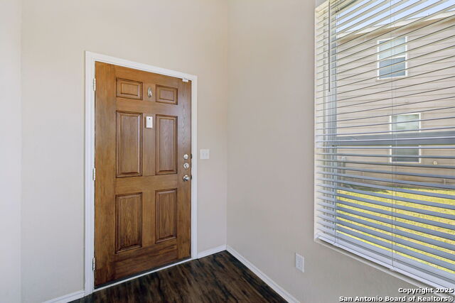 Listing photo id 3 for 407 Harvest Pt