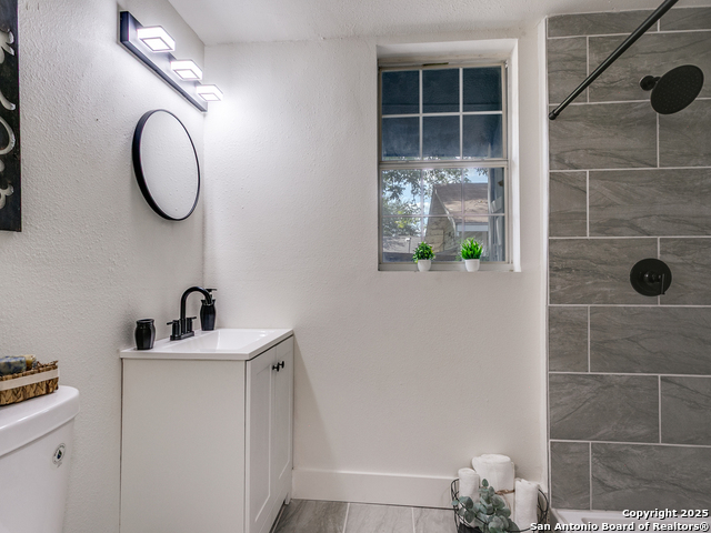 Image 23 of 29 For 1002 Fulton  