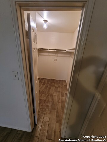 Image 10 of 12 For 4803 Hamilton Wolfe Rd  111