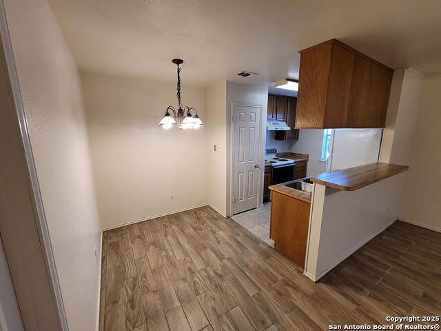 Image 6 of 12 For 4803 Hamilton Wolfe Rd  111