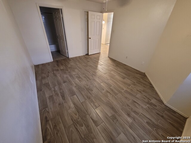 Image 9 of 12 For 4803 Hamilton Wolfe Rd  111