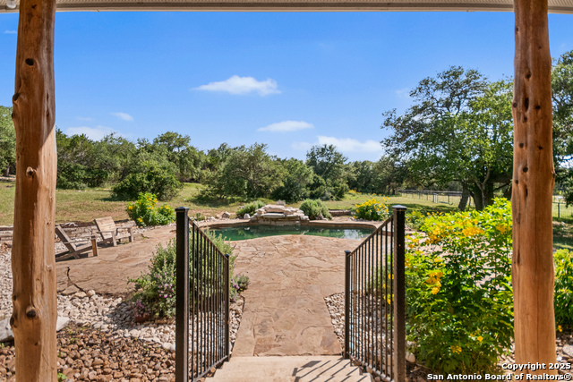 Listing photo id 24 for 131 Rio Frio