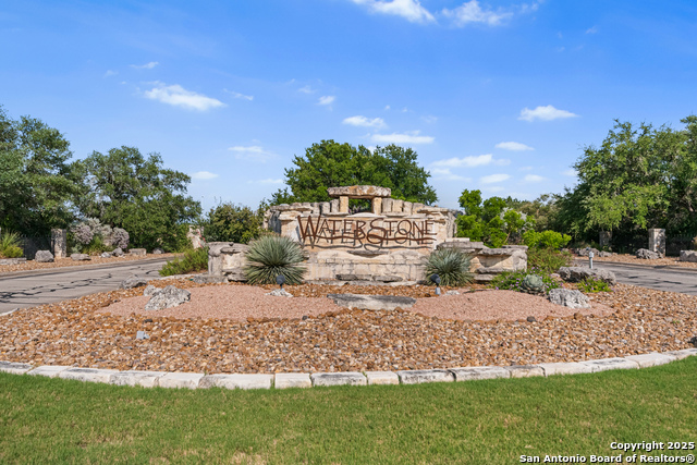 Listing photo id 48 for 131 Rio Frio