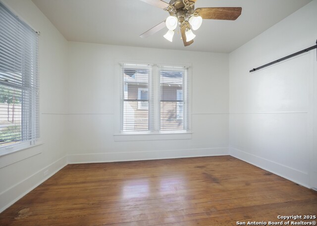 Image 6 of 12 For 906 Grayson St E