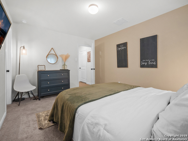 Listing photo id 10 for 6321 Daisy Way