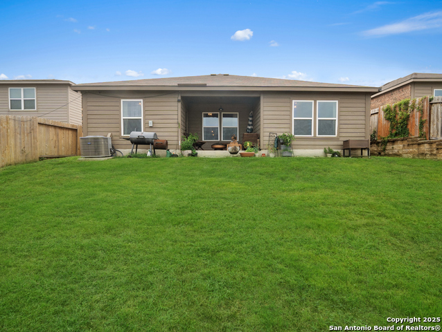 Listing photo id 26 for 6321 Daisy Way