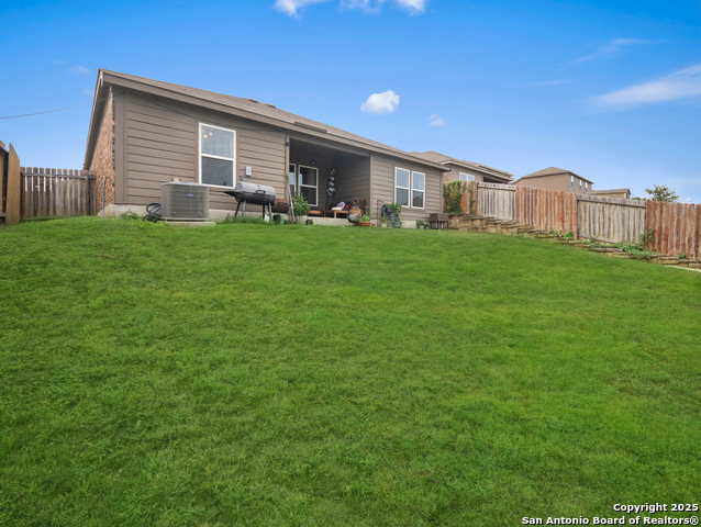 Listing photo id 27 for 6321 Daisy Way