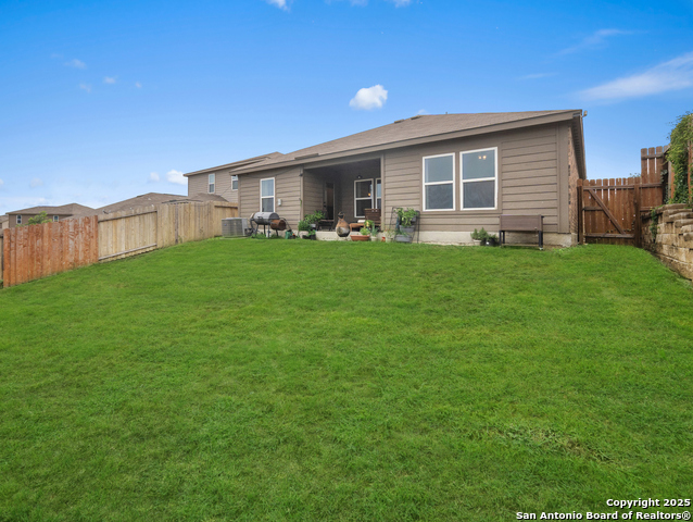 Listing photo id 28 for 6321 Daisy Way