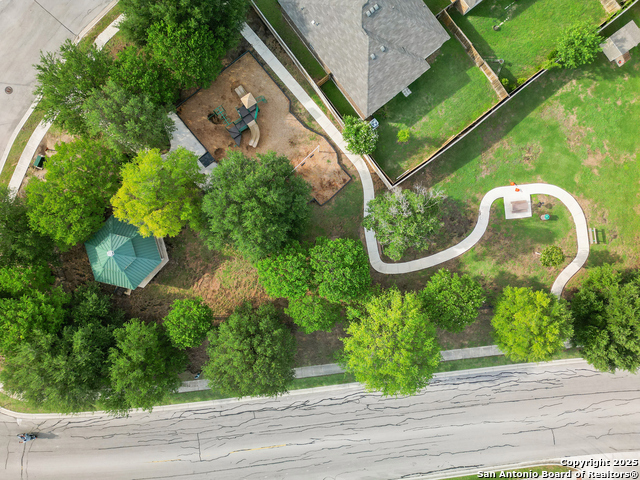 Listing photo id 30 for 6321 Daisy Way