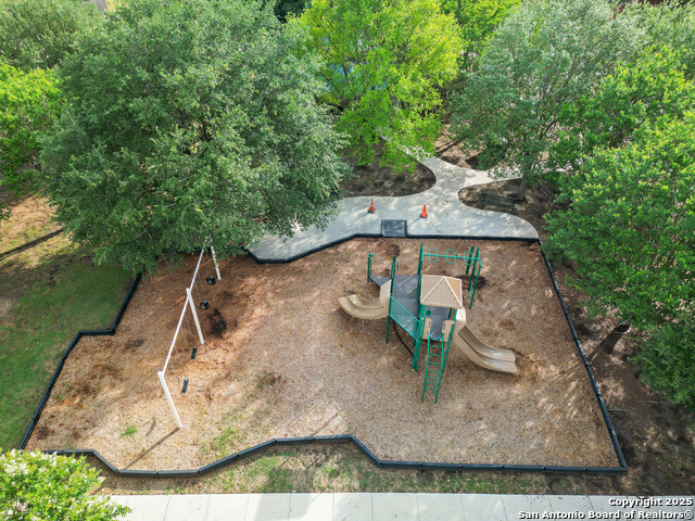 Listing photo id 32 for 6321 Daisy Way