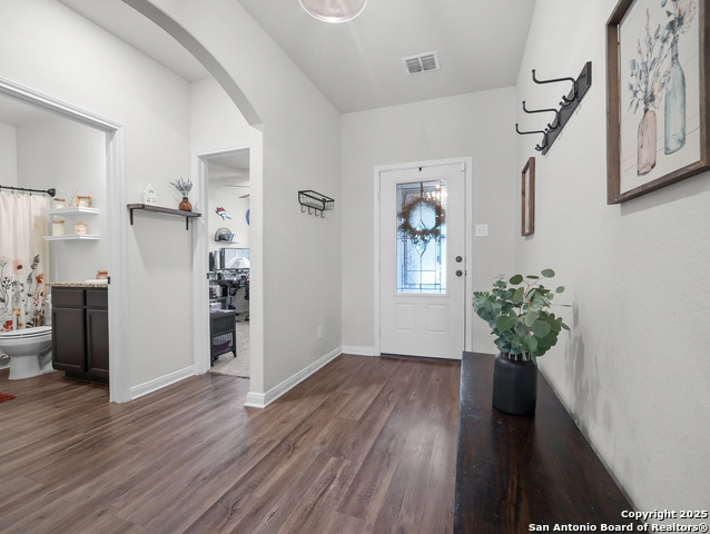 Listing photo id 2 for 6321 Daisy Way