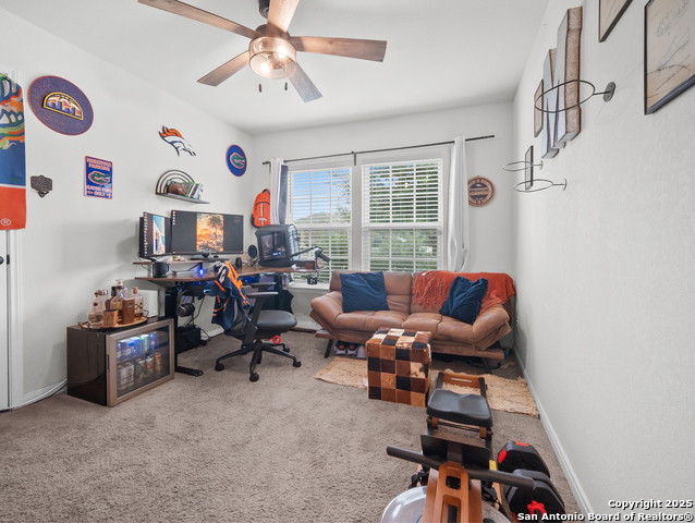 Listing photo id 3 for 6321 Daisy Way