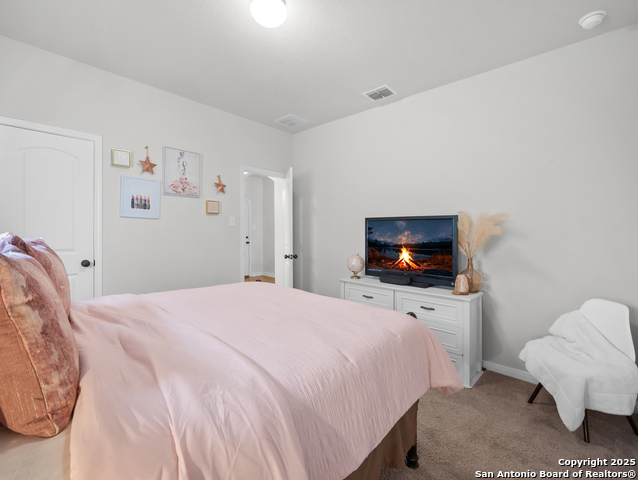 Listing photo id 7 for 6321 Daisy Way