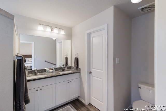 Listing photo id 11 for 8405 Lamus Wheel