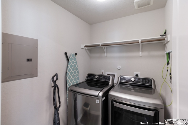 Listing photo id 15 for 8405 Lamus Wheel