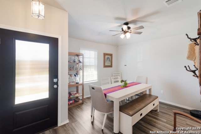Listing photo id 3 for 8405 Lamus Wheel